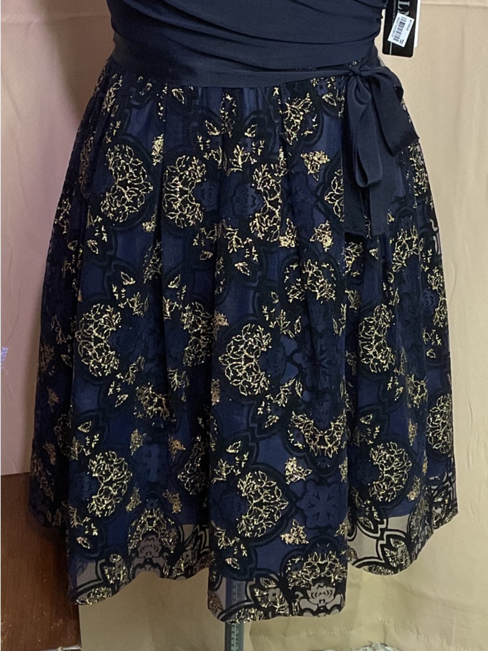 SLNY Dress - Picture 4 of 14